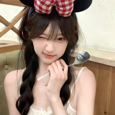 怀了帝国继承人后，被全帝国团宠