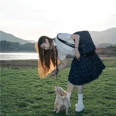 散去前尘踏春朝