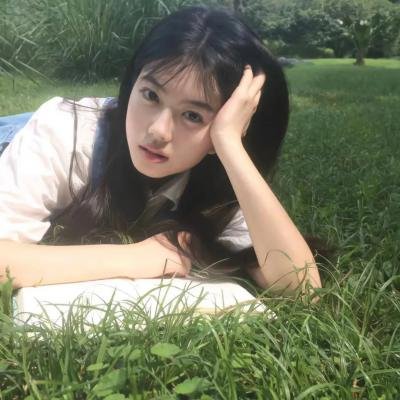 今朝春色倍还人